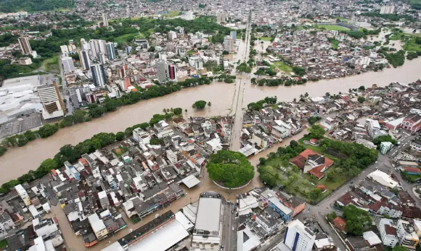 ministro-assina-contrucao-de-moradiras-em-area-afetada-por-chuvas-na-bahia